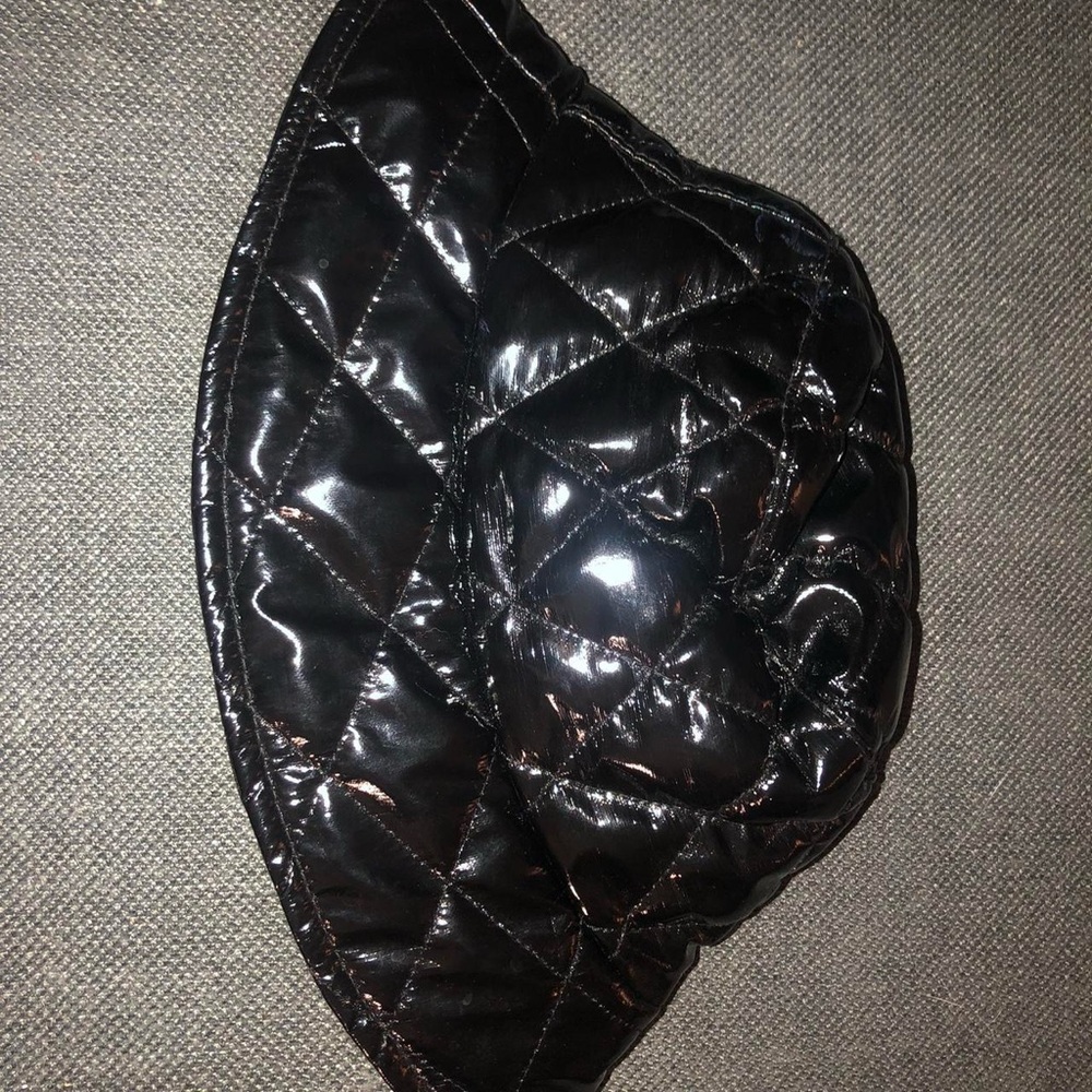 Black retro bucket hat